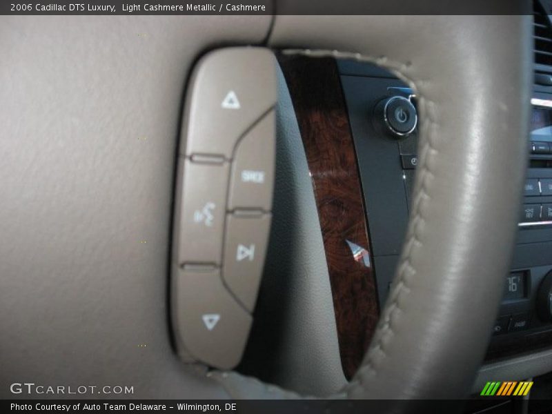 Light Cashmere Metallic / Cashmere 2006 Cadillac DTS Luxury