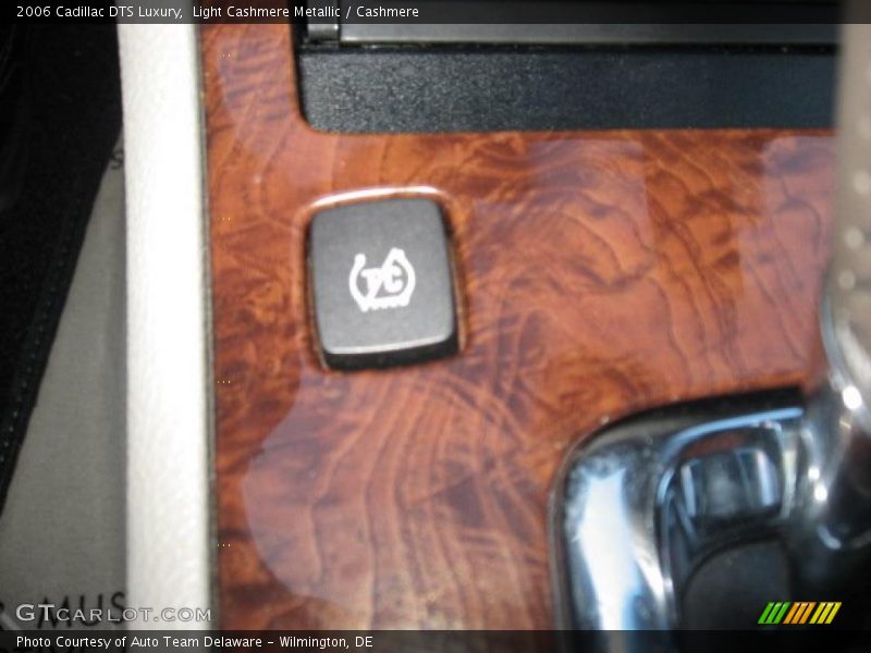 Light Cashmere Metallic / Cashmere 2006 Cadillac DTS Luxury
