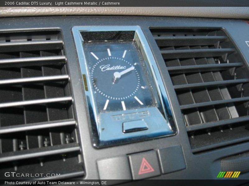 Light Cashmere Metallic / Cashmere 2006 Cadillac DTS Luxury