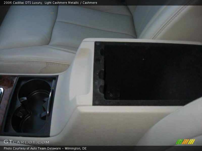 Light Cashmere Metallic / Cashmere 2006 Cadillac DTS Luxury