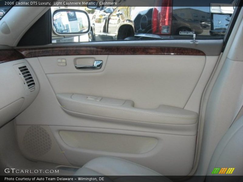 Light Cashmere Metallic / Cashmere 2006 Cadillac DTS Luxury