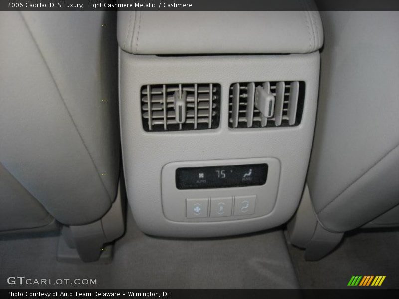 Light Cashmere Metallic / Cashmere 2006 Cadillac DTS Luxury