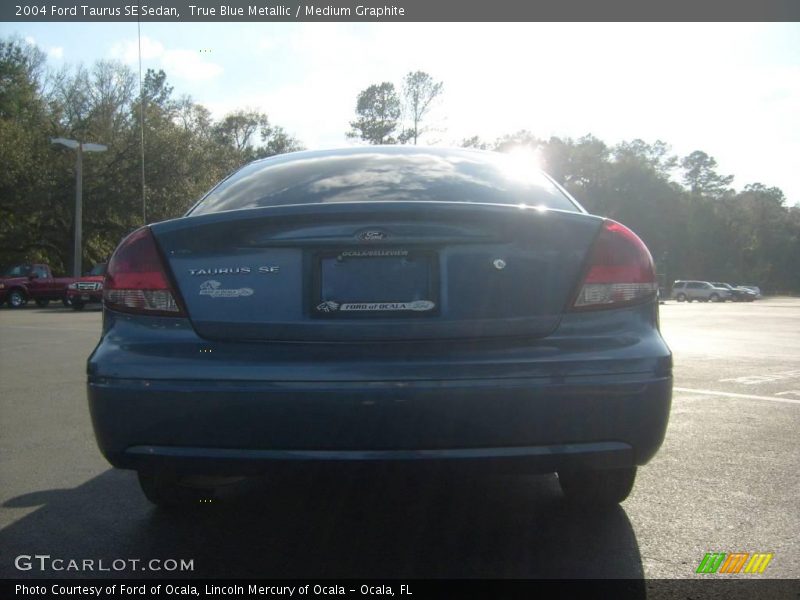 True Blue Metallic / Medium Graphite 2004 Ford Taurus SE Sedan