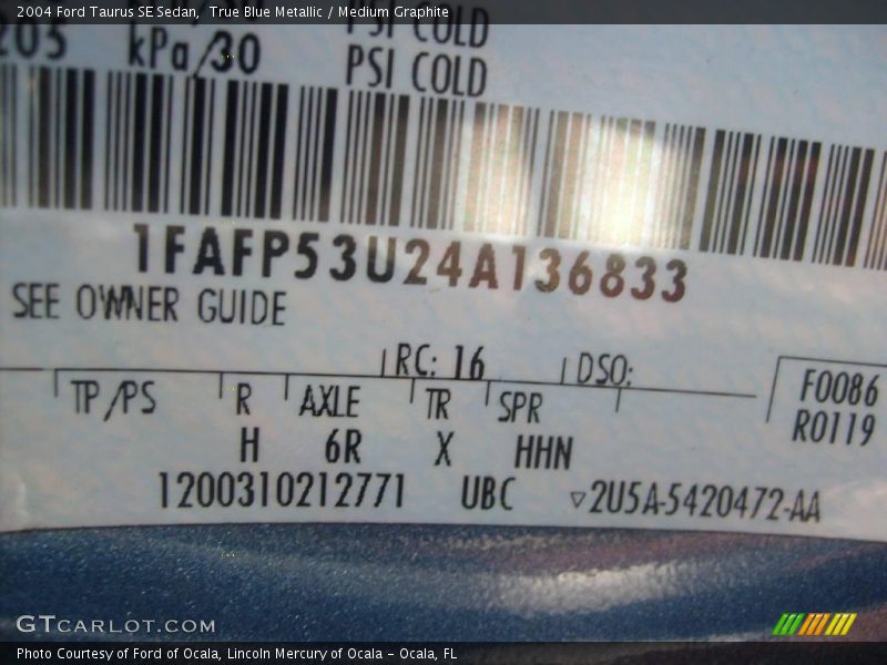 True Blue Metallic / Medium Graphite 2004 Ford Taurus SE Sedan