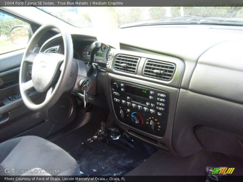 True Blue Metallic / Medium Graphite 2004 Ford Taurus SE Sedan