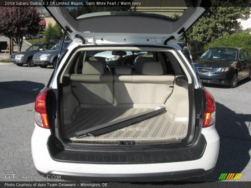  2009 Outback 3.0R Limited Wagon Trunk