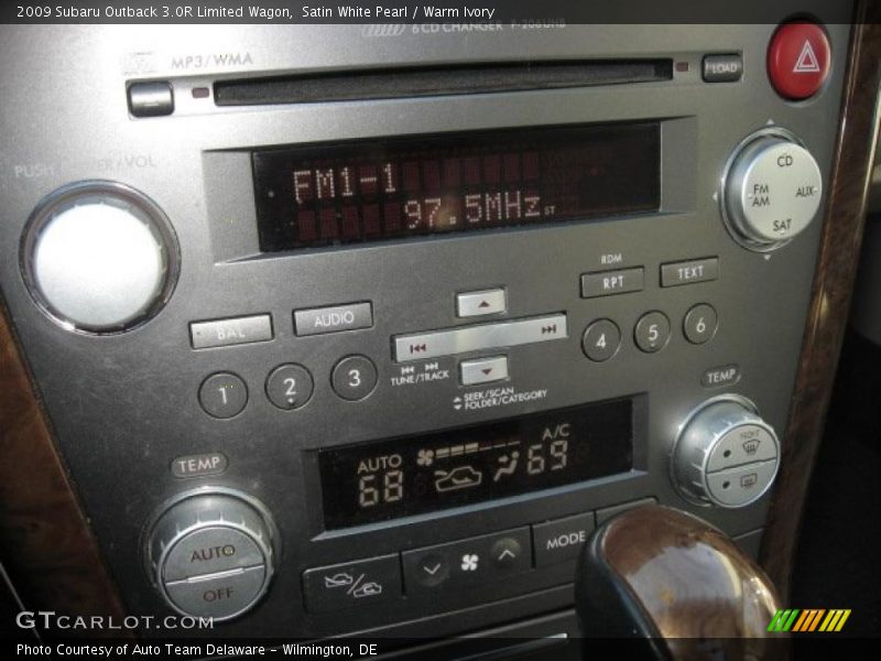 Controls of 2009 Outback 3.0R Limited Wagon