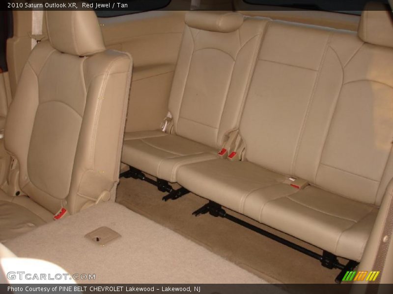  2010 Outlook XR Tan Interior