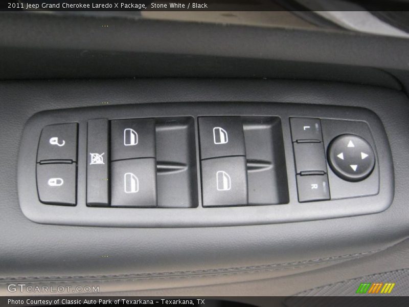 Controls of 2011 Grand Cherokee Laredo X Package