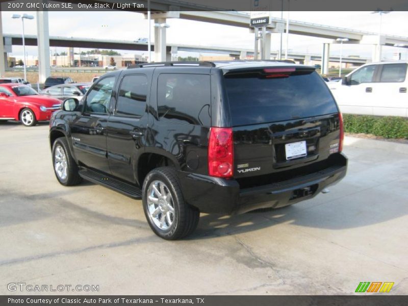 Onyx Black / Light Tan 2007 GMC Yukon SLE