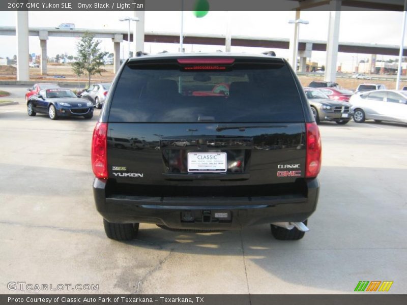 Onyx Black / Light Tan 2007 GMC Yukon SLE