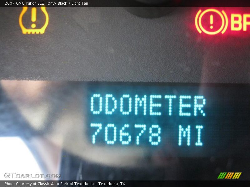 Onyx Black / Light Tan 2007 GMC Yukon SLE