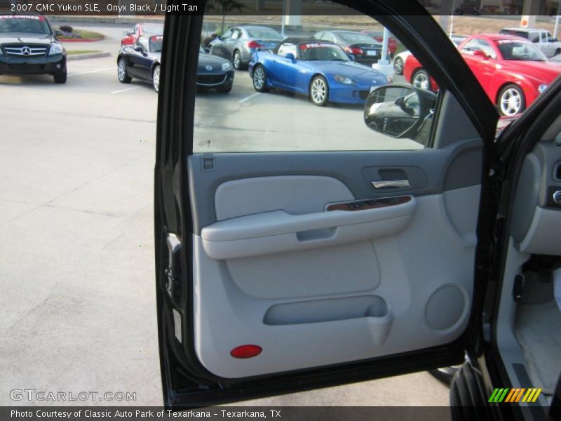 Door Panel of 2007 Yukon SLE