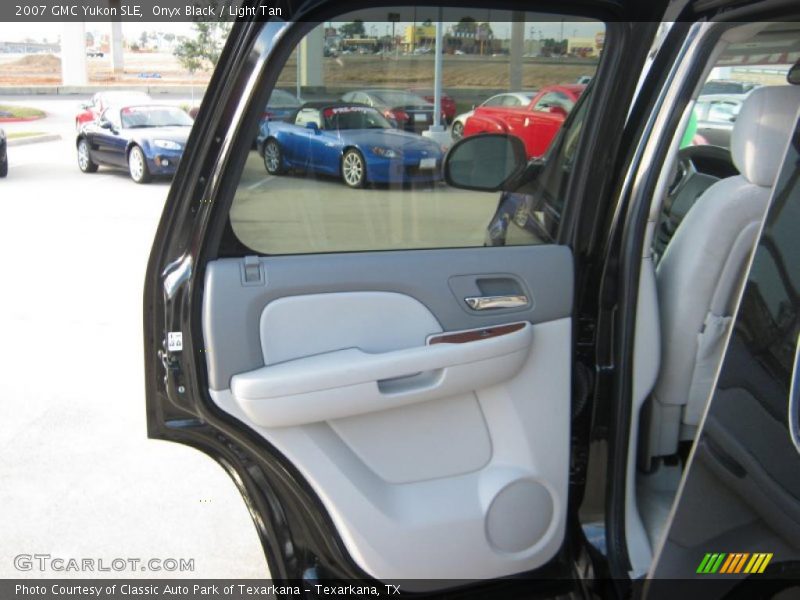 Door Panel of 2007 Yukon SLE