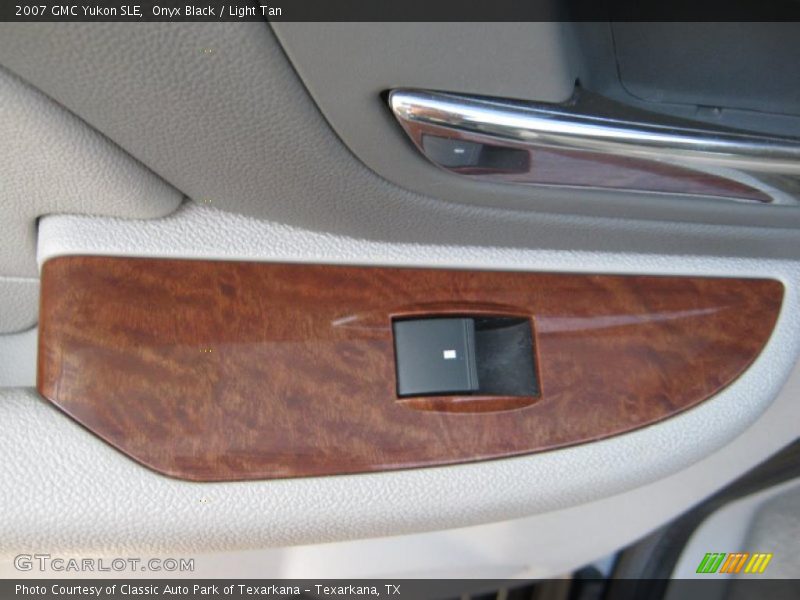 Onyx Black / Light Tan 2007 GMC Yukon SLE