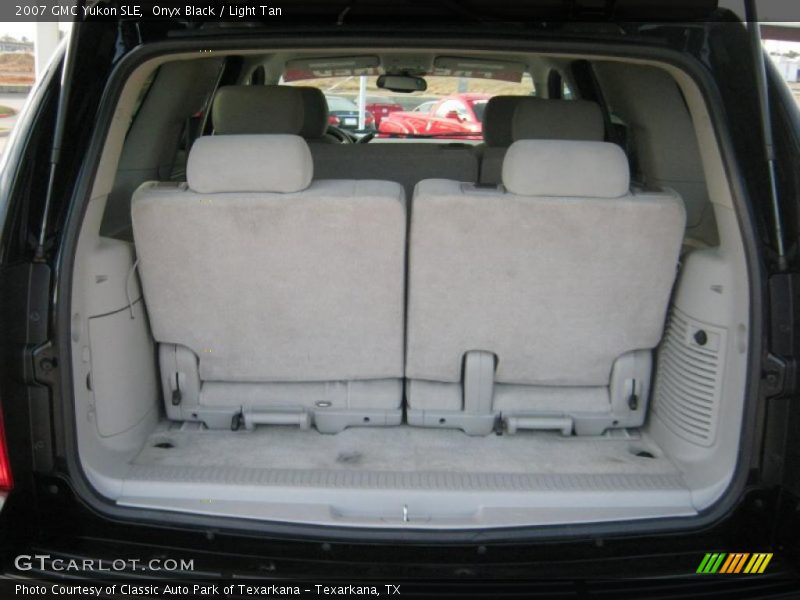  2007 Yukon SLE Trunk