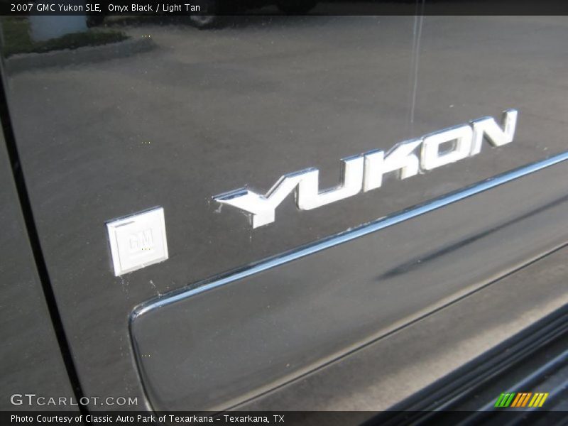 Onyx Black / Light Tan 2007 GMC Yukon SLE