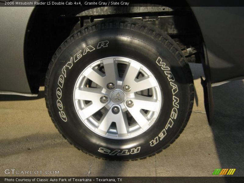 Granite Gray / Slate Gray 2006 Mitsubishi Raider LS Double Cab 4x4