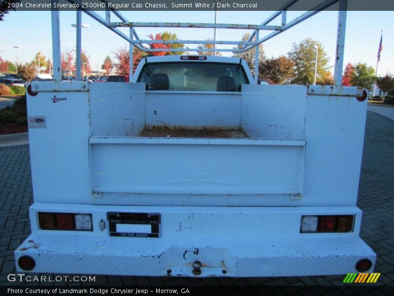 Summit White / Dark Charcoal 2004 Chevrolet Silverado 2500HD Regular Cab Chassis