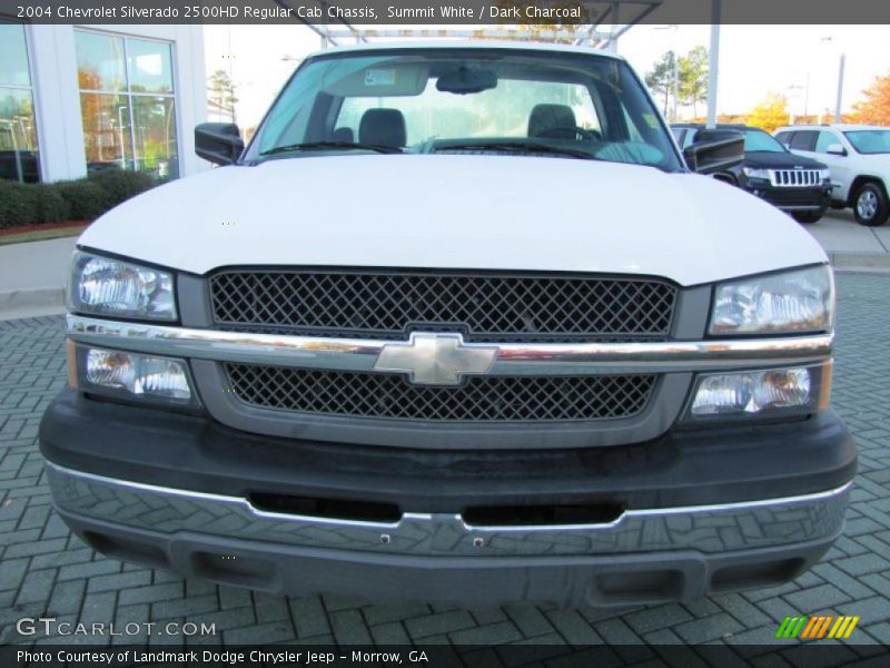 Summit White / Dark Charcoal 2004 Chevrolet Silverado 2500HD Regular Cab Chassis