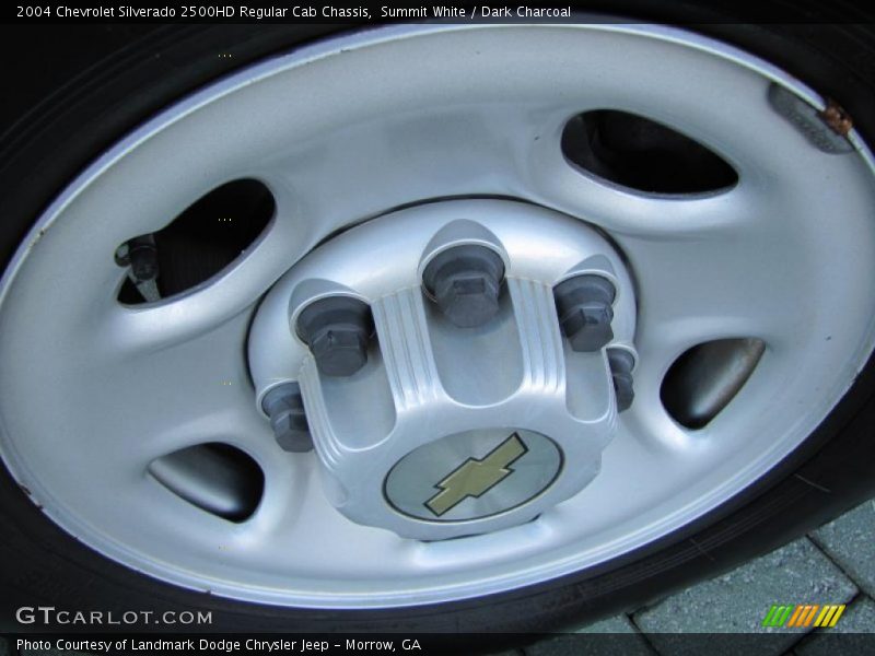 Summit White / Dark Charcoal 2004 Chevrolet Silverado 2500HD Regular Cab Chassis