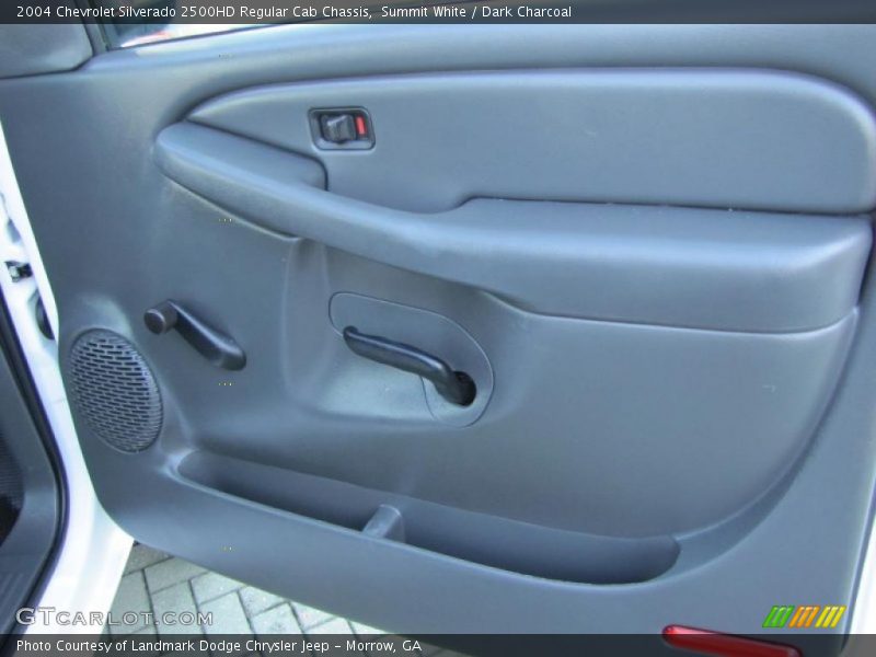 Summit White / Dark Charcoal 2004 Chevrolet Silverado 2500HD Regular Cab Chassis