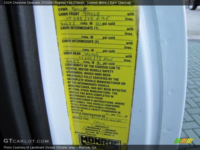 Summit White / Dark Charcoal 2004 Chevrolet Silverado 2500HD Regular Cab Chassis