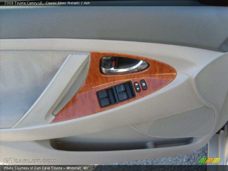 Classic Silver Metallic / Ash 2009 Toyota Camry LE