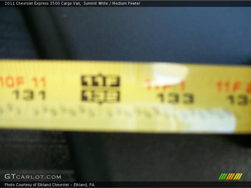 Summit White / Medium Pewter 2011 Chevrolet Express 3500 Cargo Van