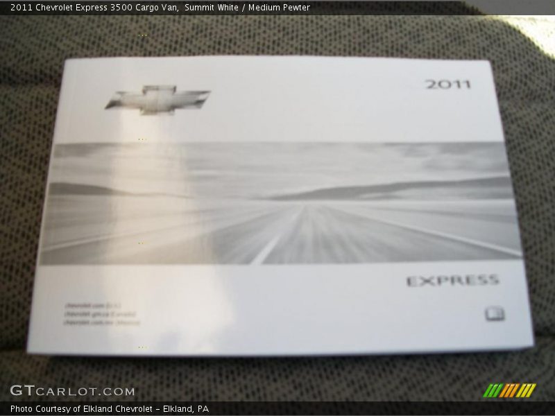 Summit White / Medium Pewter 2011 Chevrolet Express 3500 Cargo Van