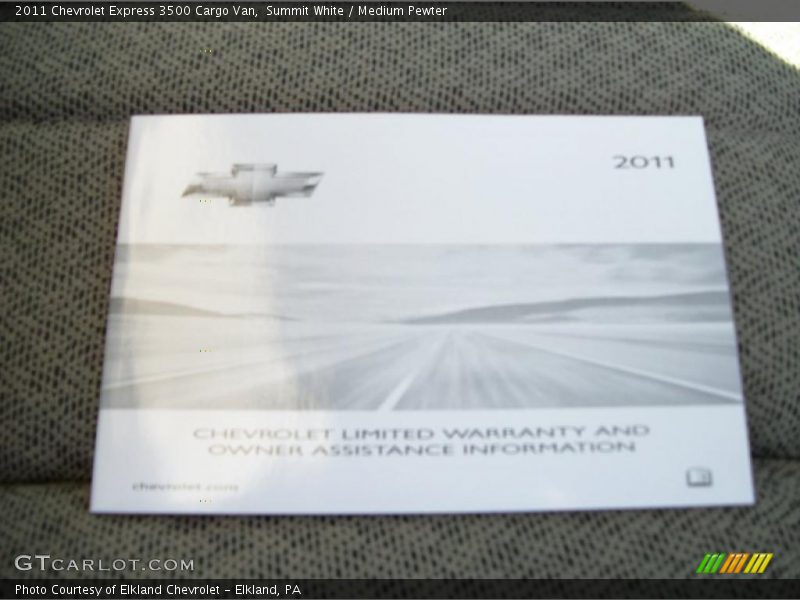 Summit White / Medium Pewter 2011 Chevrolet Express 3500 Cargo Van