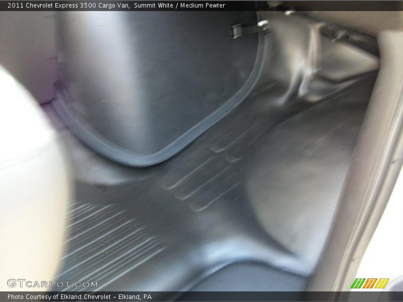 Summit White / Medium Pewter 2011 Chevrolet Express 3500 Cargo Van