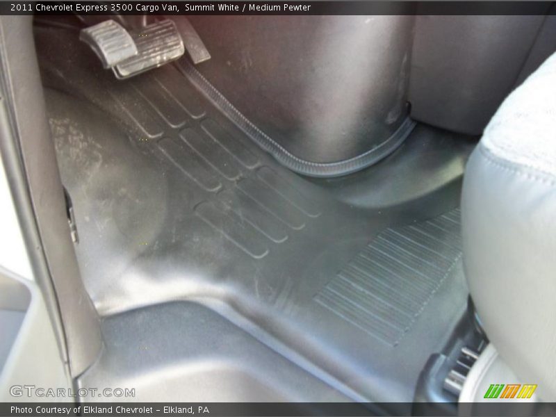 Summit White / Medium Pewter 2011 Chevrolet Express 3500 Cargo Van