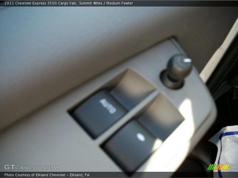 Summit White / Medium Pewter 2011 Chevrolet Express 3500 Cargo Van