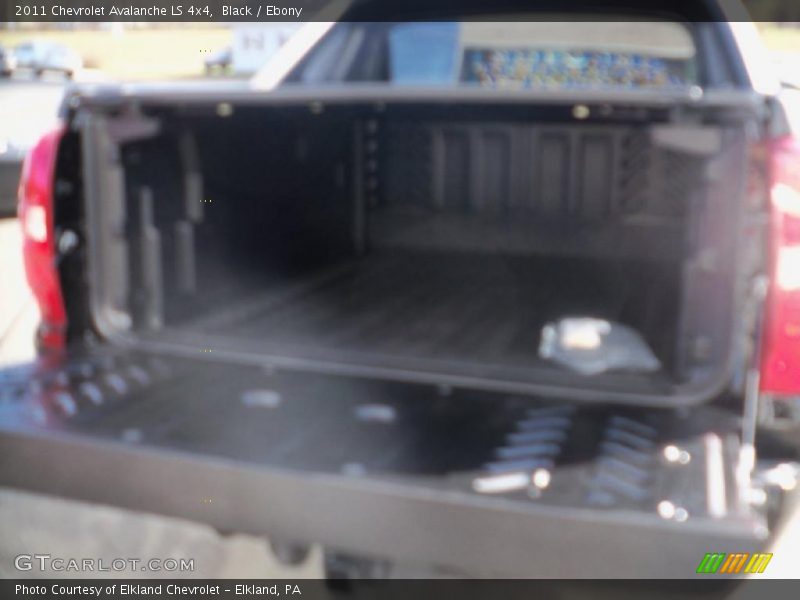 Black / Ebony 2011 Chevrolet Avalanche LS 4x4