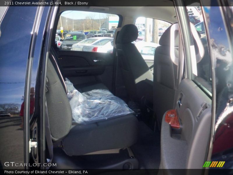 Black / Ebony 2011 Chevrolet Avalanche LS 4x4
