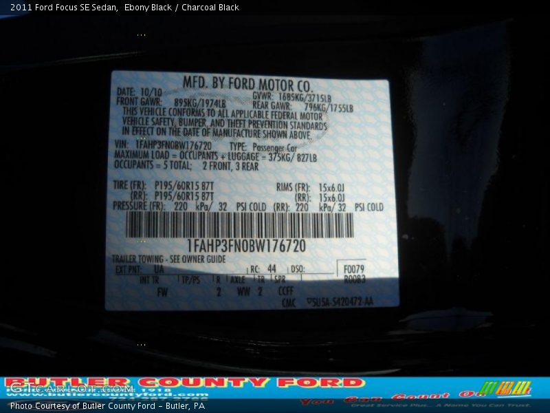Ebony Black / Charcoal Black 2011 Ford Focus SE Sedan