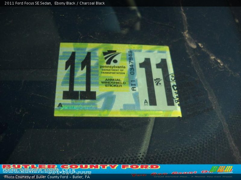 Ebony Black / Charcoal Black 2011 Ford Focus SE Sedan