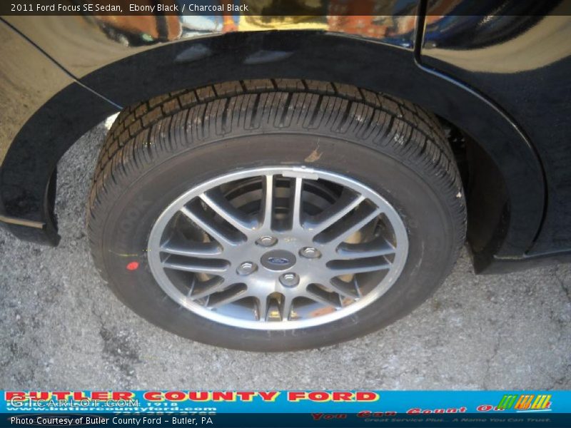 Ebony Black / Charcoal Black 2011 Ford Focus SE Sedan