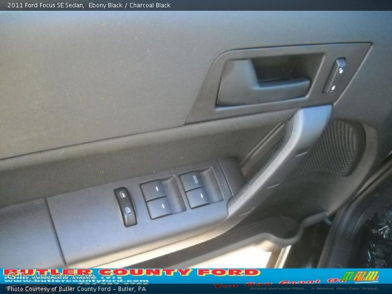 Ebony Black / Charcoal Black 2011 Ford Focus SE Sedan