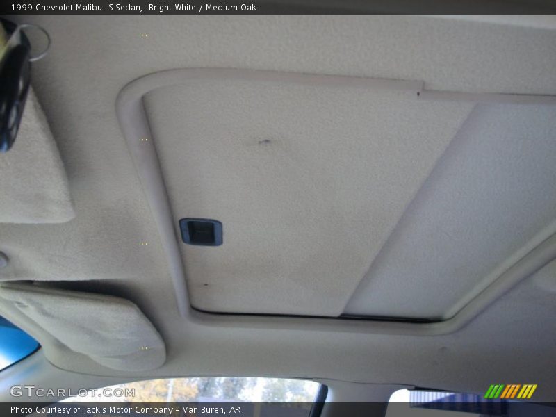 Bright White / Medium Oak 1999 Chevrolet Malibu LS Sedan