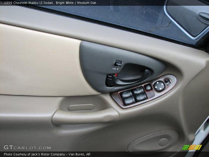 Controls of 1999 Malibu LS Sedan