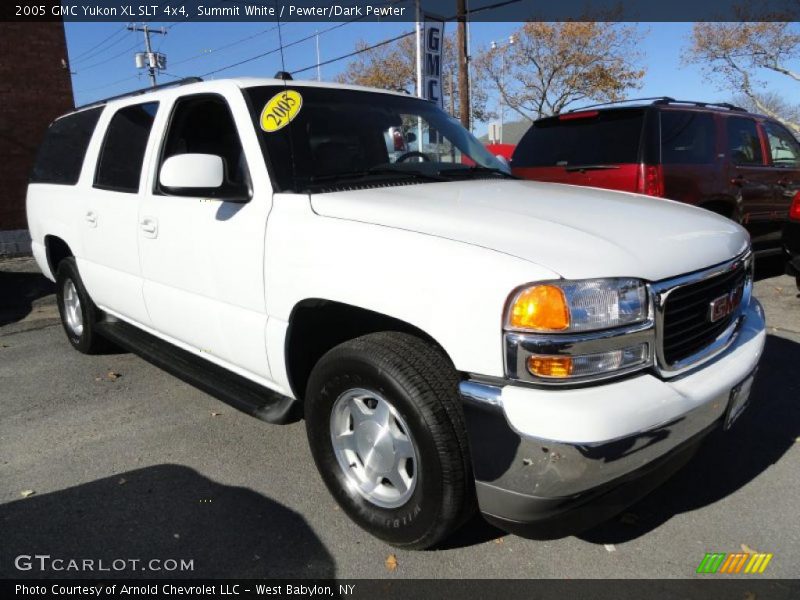 Front 3/4 View of 2005 Yukon XL SLT 4x4
