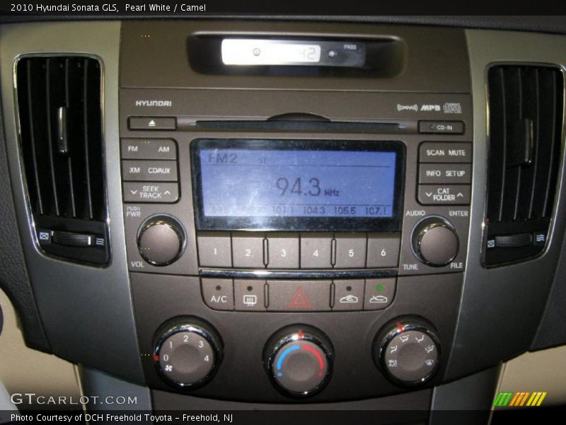 Pearl White / Camel 2010 Hyundai Sonata GLS