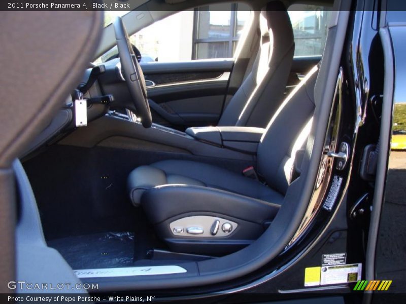 Black / Black 2011 Porsche Panamera 4