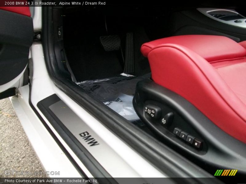 Alpine White / Dream Red 2008 BMW Z4 3.0i Roadster