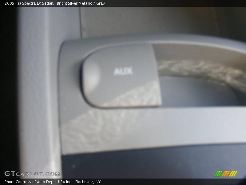 Bright Silver Metallic / Gray 2009 Kia Spectra LX Sedan