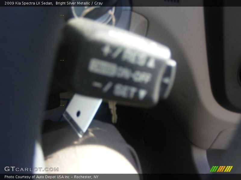 Bright Silver Metallic / Gray 2009 Kia Spectra LX Sedan