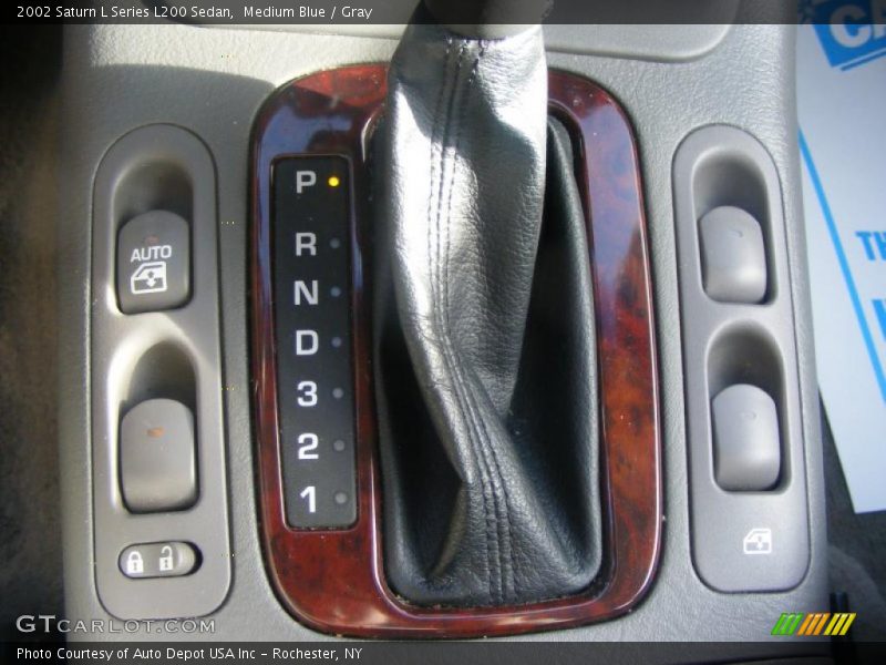 Medium Blue / Gray 2002 Saturn L Series L200 Sedan