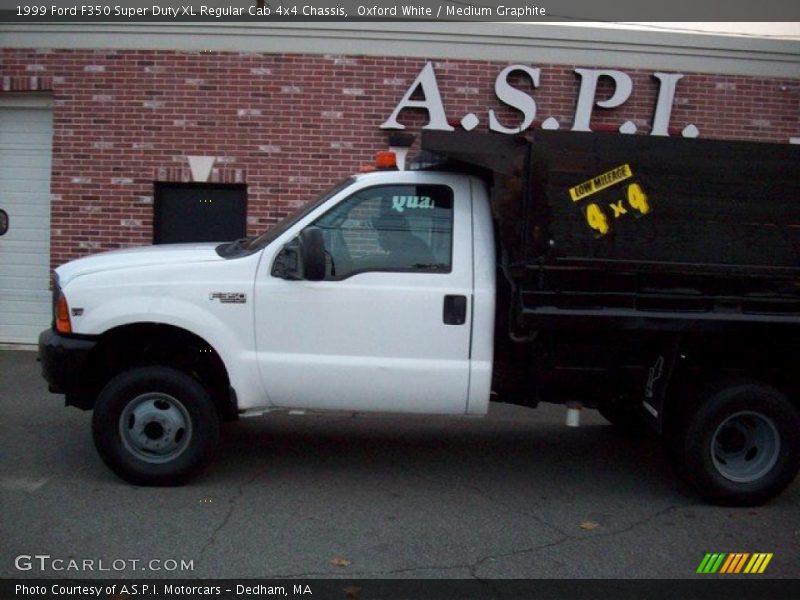 Oxford White / Medium Graphite 1999 Ford F350 Super Duty XL Regular Cab 4x4 Chassis